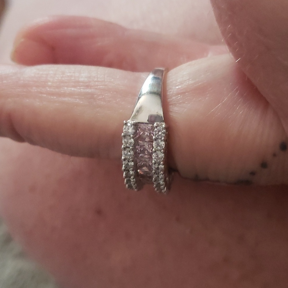 Ring - Picture 3 of 3